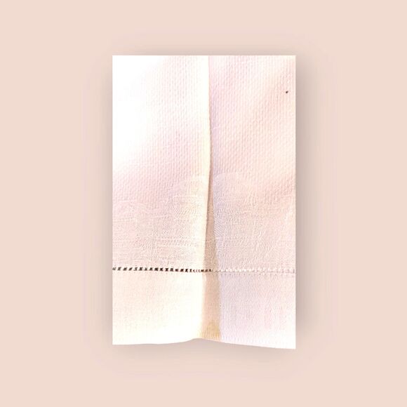 Vintage White Hand Towels w/ Border Motifs Excellent Condition (Set of 3) 20x36" - Picture 2 of 16